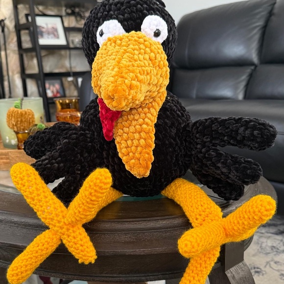 Velvet soft squished crocheted black bird door stop - Picture 6 of 6